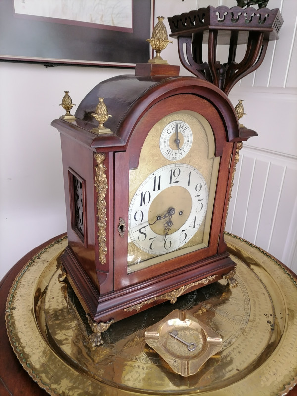 mantle clock