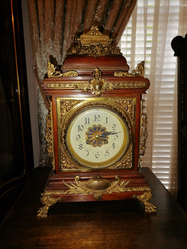 mantle clock