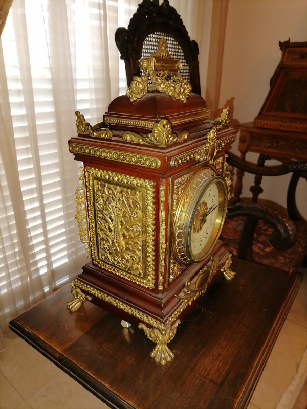 mantle clock